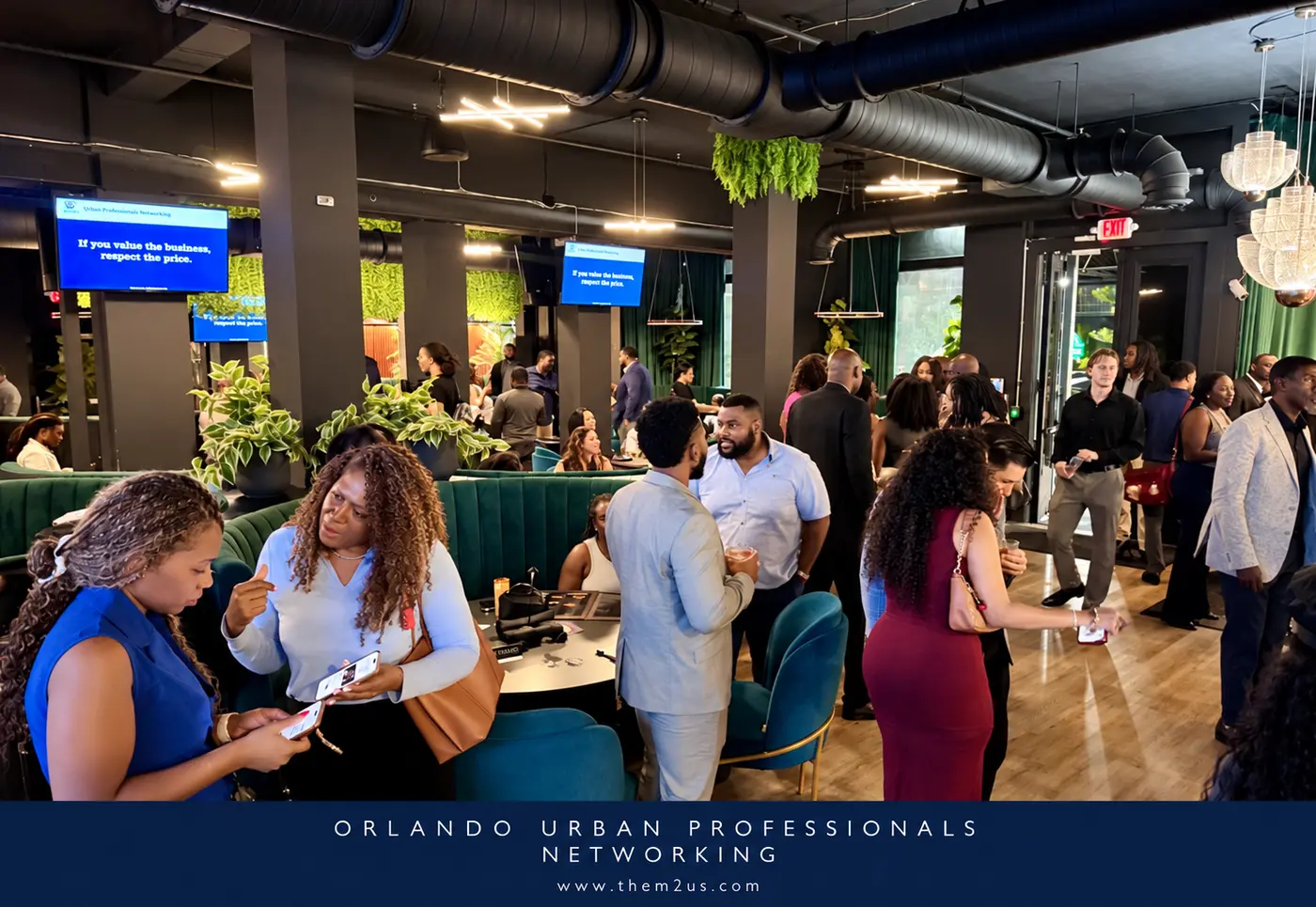 A full room at Allure Lounge for Them2Us Urban Professionals Networking in Orlando